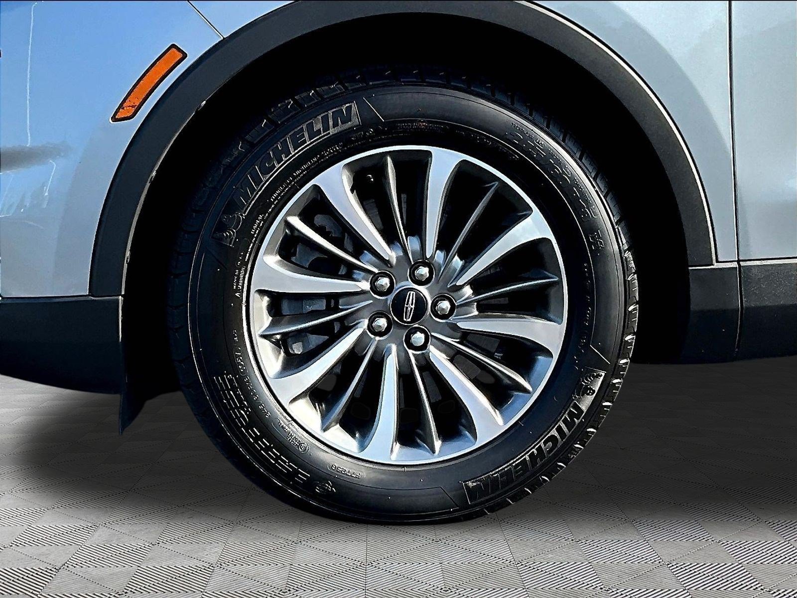 Used 2023 Lincoln Nautilus Reserve AWD/4WD image 33