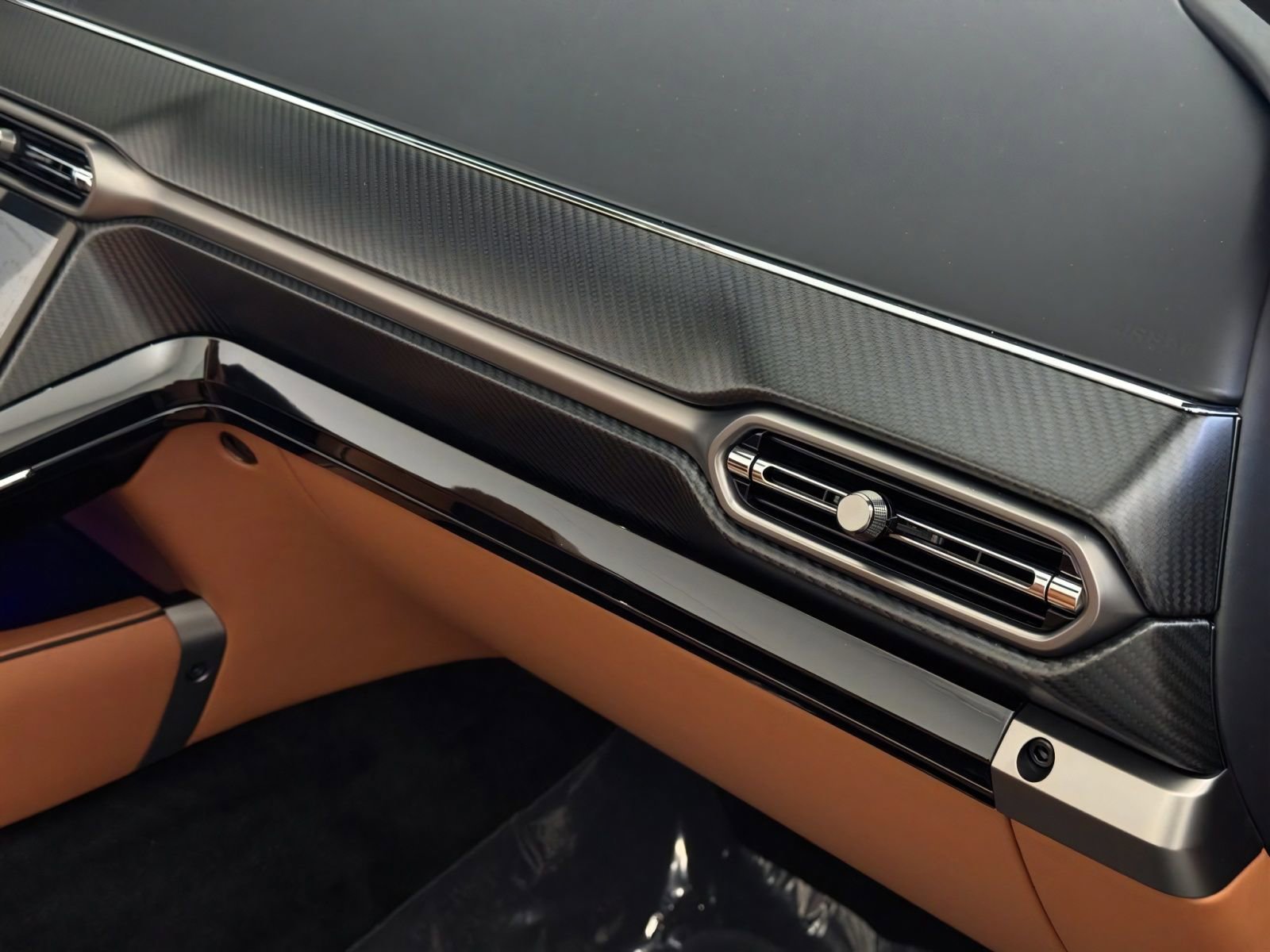 New 2026 Aston Martin V8 Vantage Convertible RWD image 30