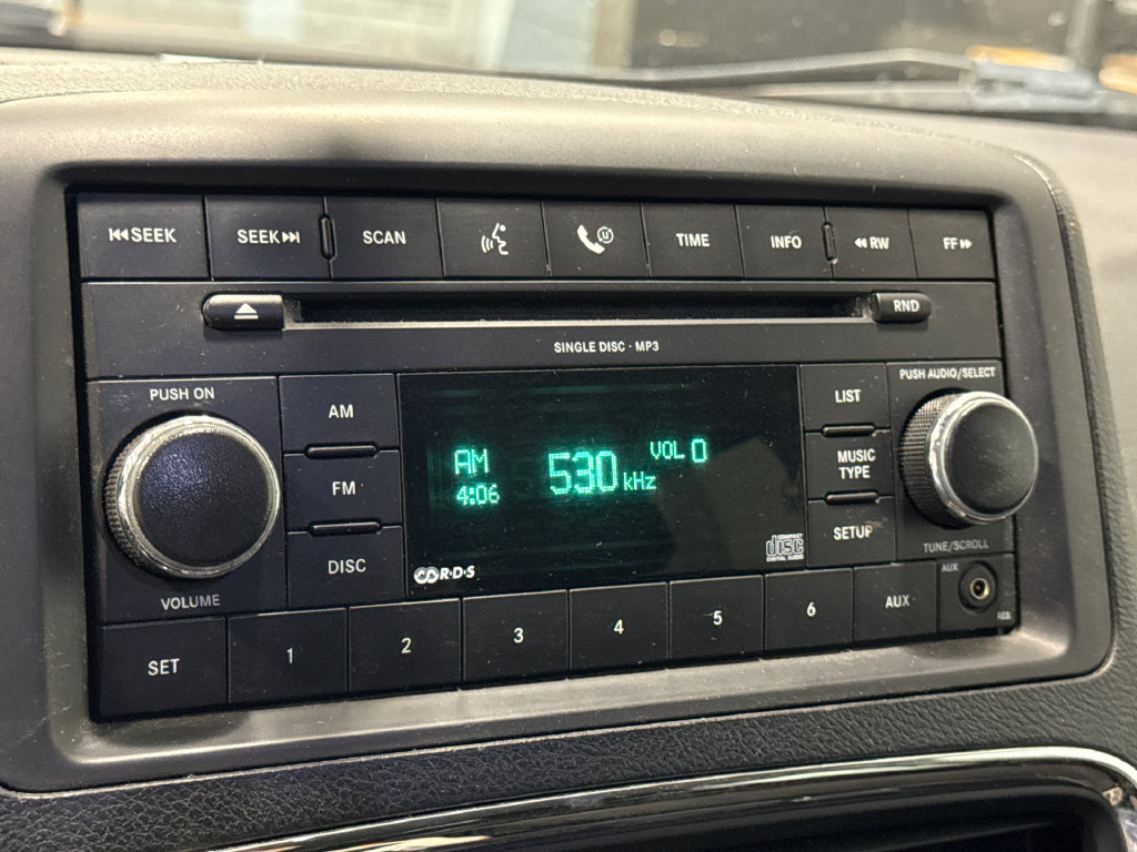 Used 2012 Dodge Grand Caravan Crew FWD image 19