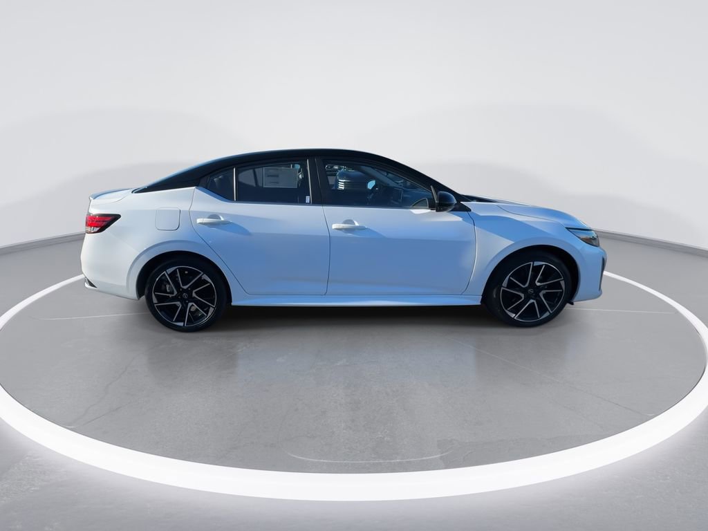 New 2025 Nissan Sentra SR image 9