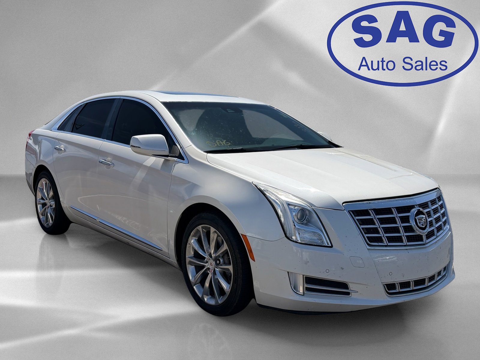 Used 2013 Cadillac XTS Luxury w/ Driver Awareness Package FWD image 2