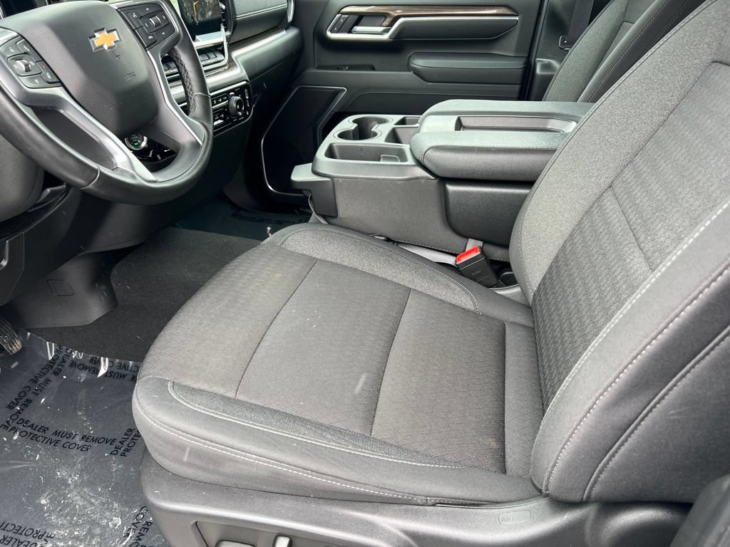 Used 2025 Chevrolet Silverado 2500 LT w/ Convenience Package AWD/4WD image 10