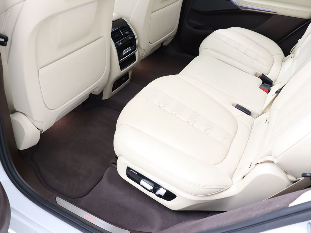 Used 2019 BMW X7 xDrive40i w/ Premium Package AWD/4WD image 35