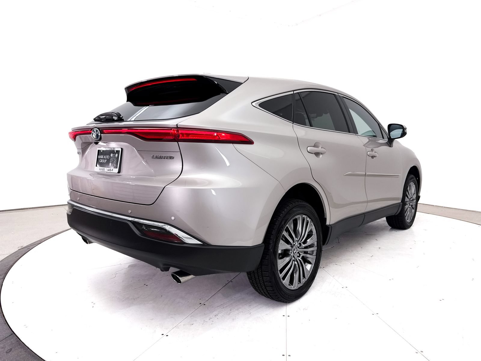 Used 2023 Toyota Venza Limited AWD/4WD image 18