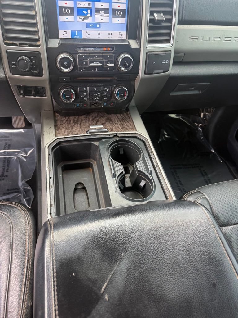 Used 2018 Ford F250 Lariat w/ Lariat Value Package AWD/4WD image 16
