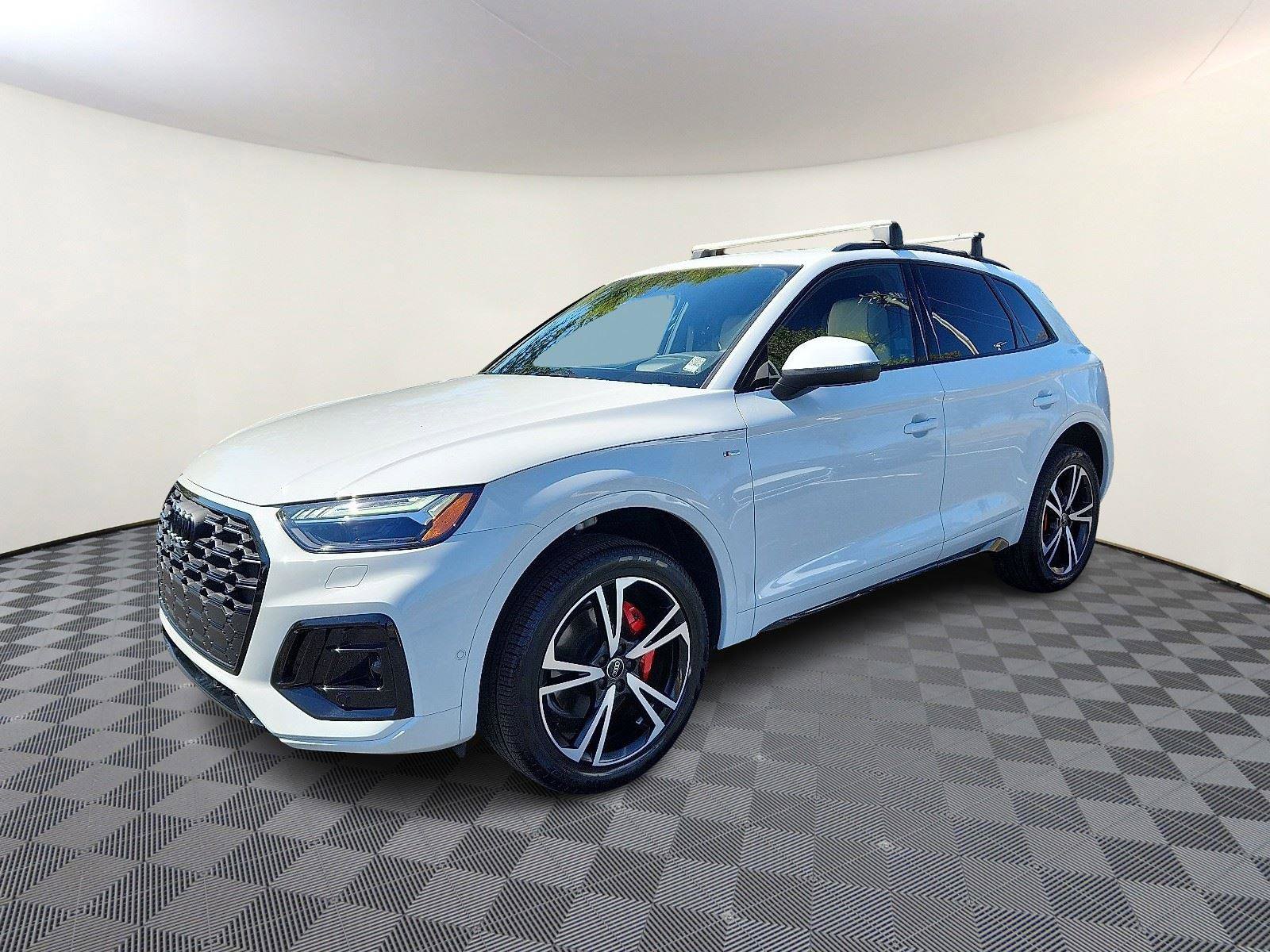 Used 2025 Audi Q5 Prestige w/ Prestige Package image 3