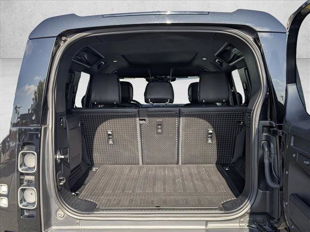 Used 2022 Land Rover Defender 110 V8 AWD/4WD image 6