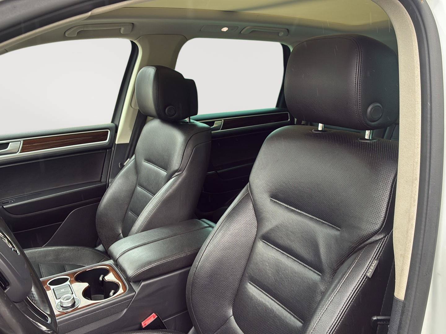 Used 2016 Volkswagen Touareg VR6 AWD/4WD image 31