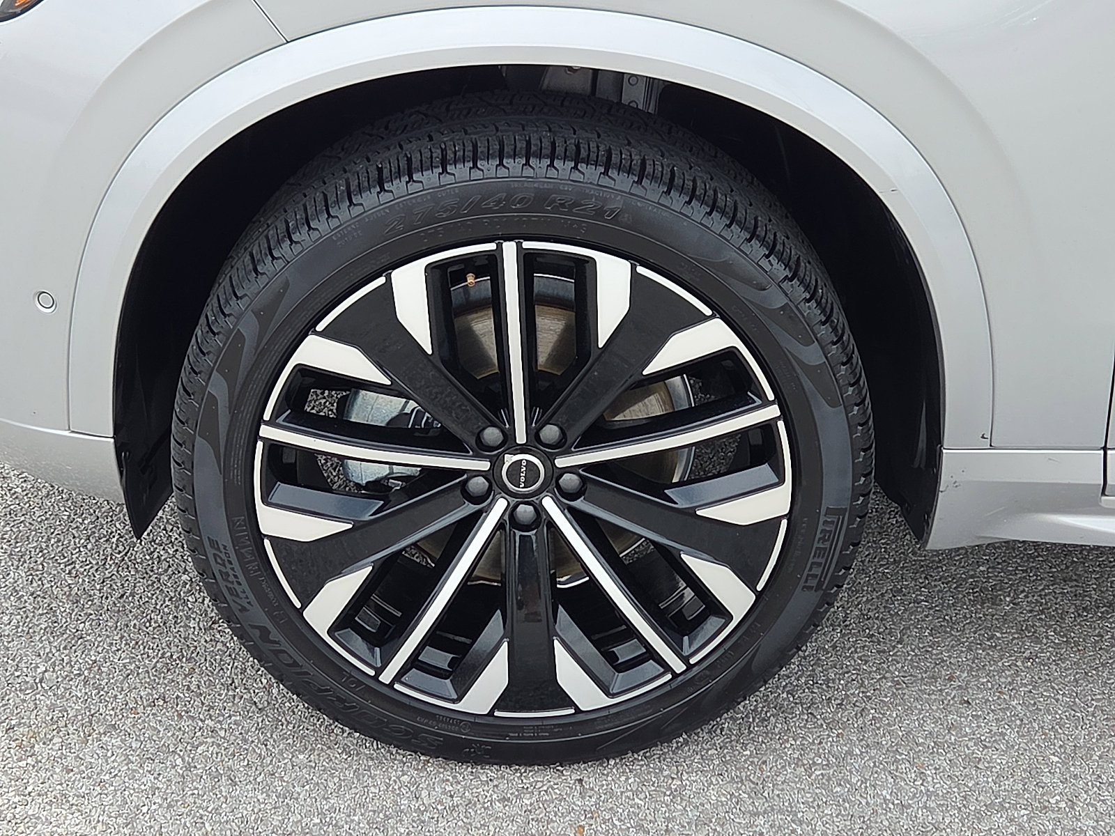 Used 2025 Volvo XC90 B6 Plus image 7