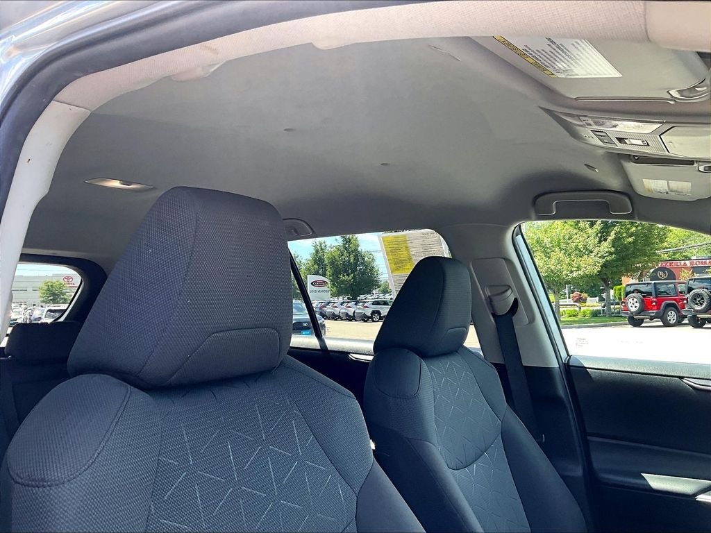 Used 2025 Toyota RAV4 XLE AWD/4WD image 22