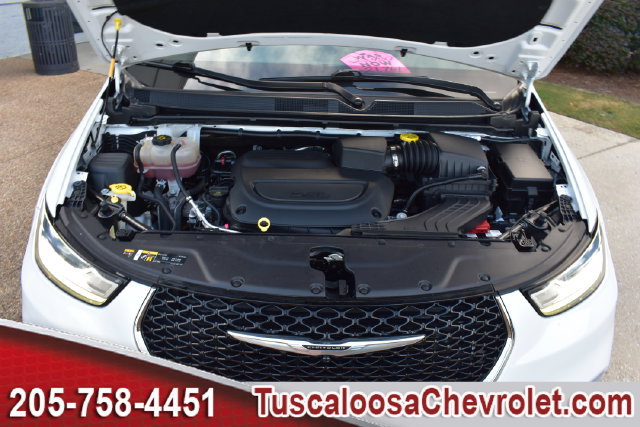 Used 2024 Chrysler Pacifica Touring-L FWD image 47