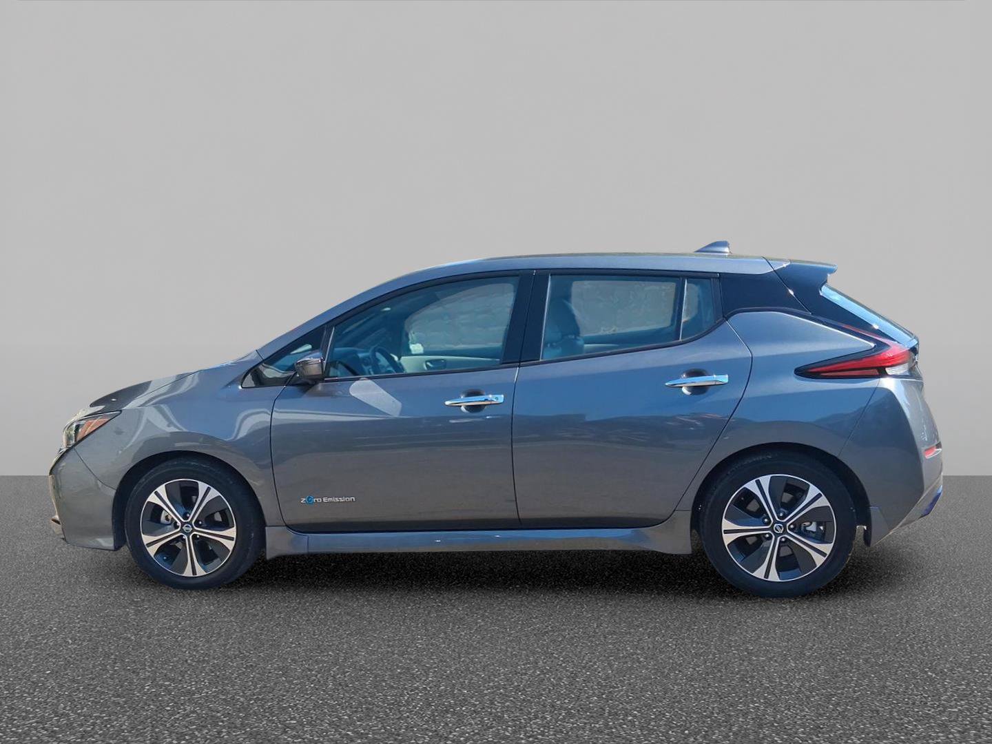 Used 2018 Nissan Leaf SL w/ SL Technology Package FWD image 7