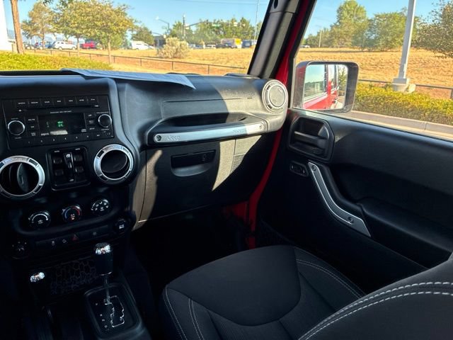 Used 2018 Jeep Wrangler Unlimited Rubicon AWD/4WD image 29