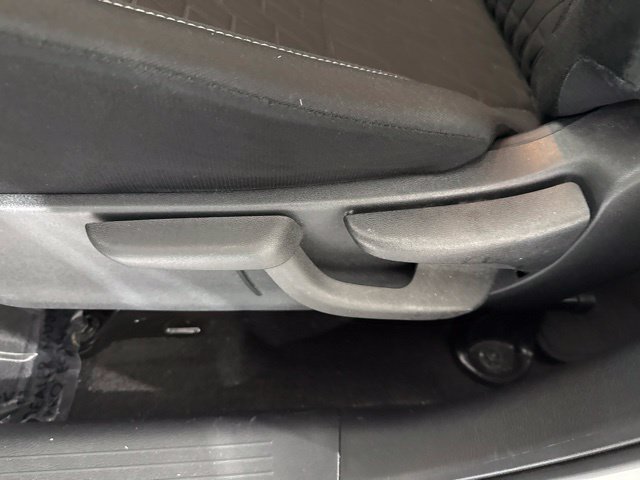 Used 2023 Nissan Kicks SV w/ Interior Electronics Package FWD image 18