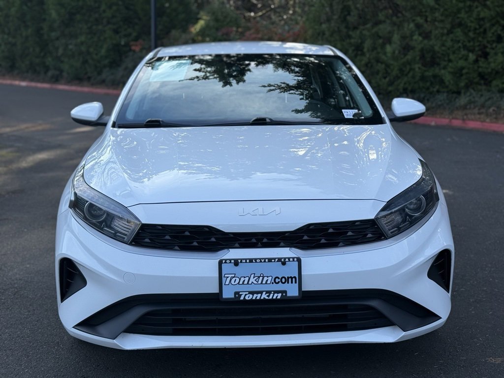 Used 2022 Kia Forte LXS image 2