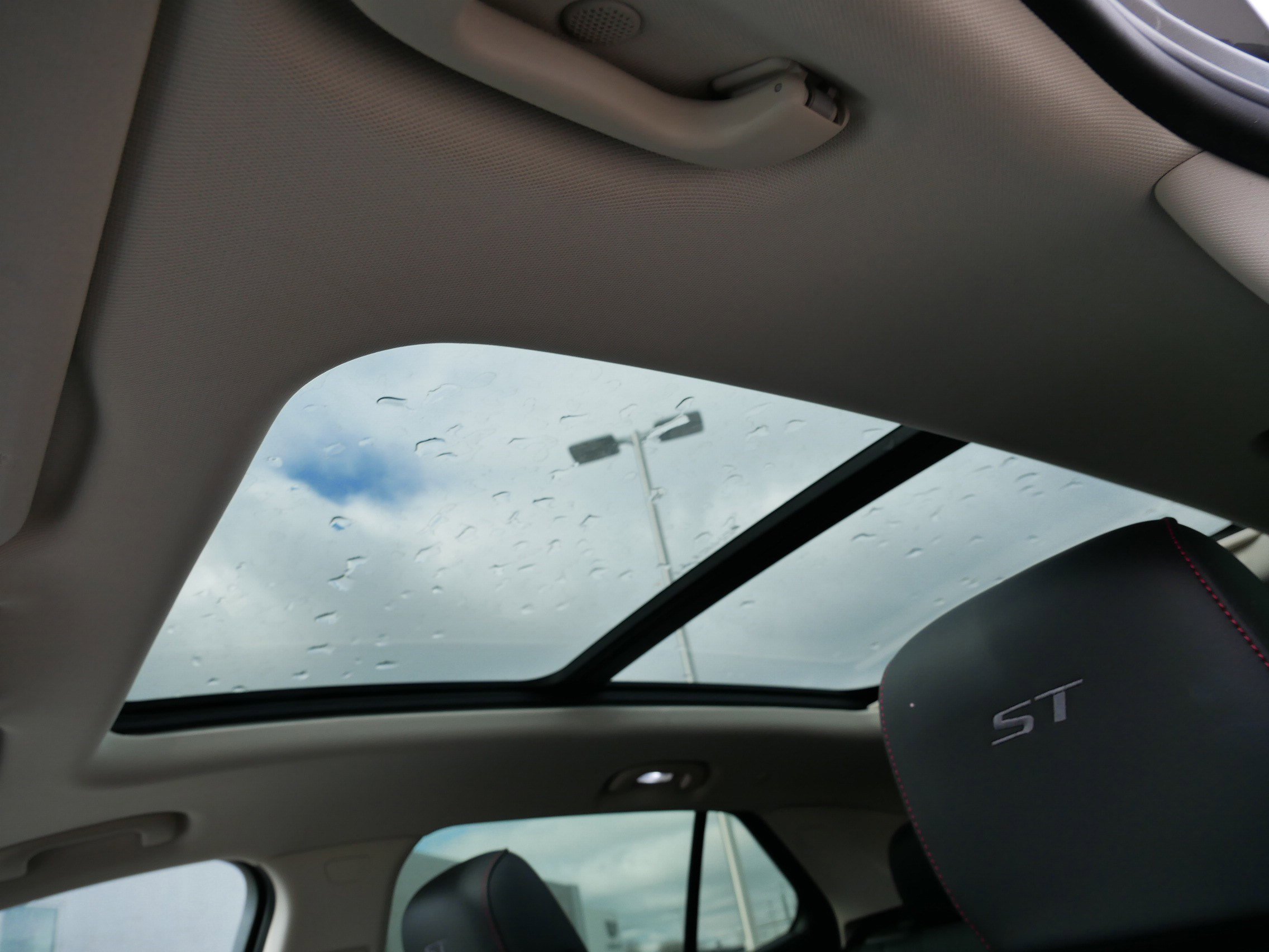 Used 2023 Buick Envision Essence w/ Sport Touring Package image 33