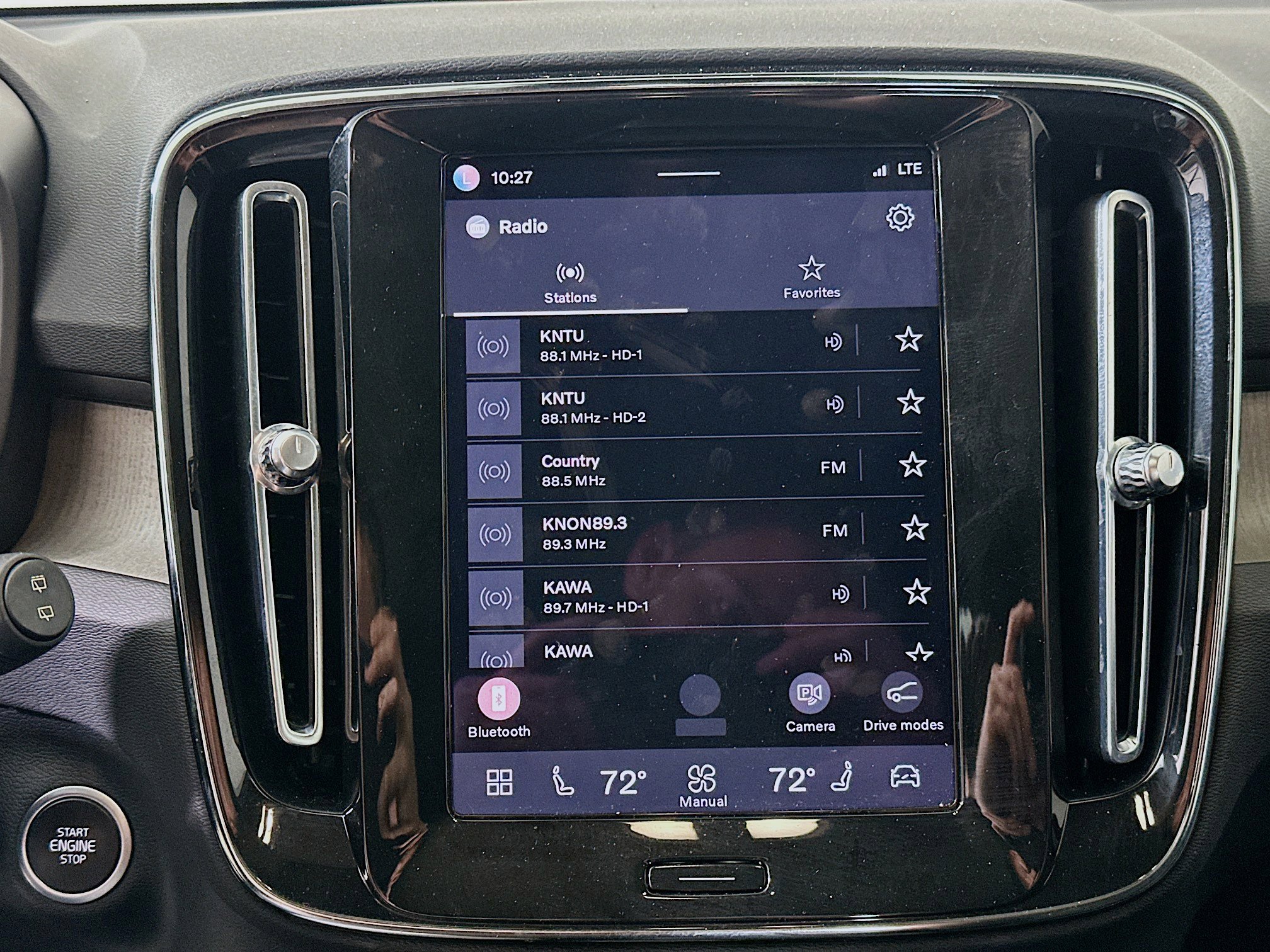 Used 2023 Volvo XC40 B4 Plus w/ Driver Assist Package FWD image 21