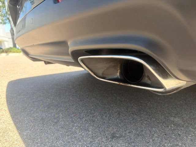 Used 2015 Dodge Challenger SRT w/ Technology Group RWD image 13