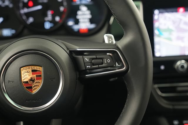 Certified 2026 Porsche Macan AWD/4WD image 41