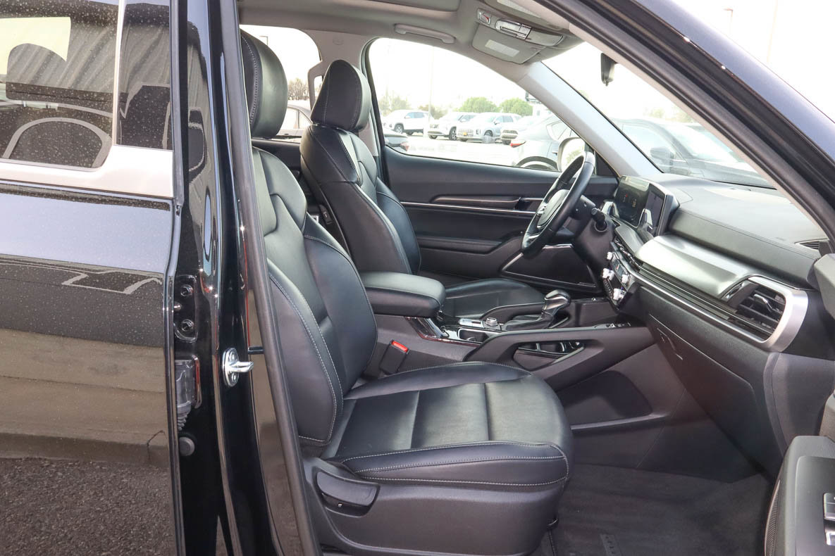 Used 2025 Kia Telluride S AWD/4WD image 28