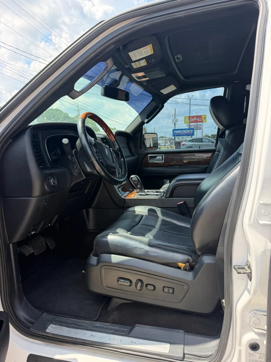 Used 2015 Lincoln Navigator L 2WD image 15