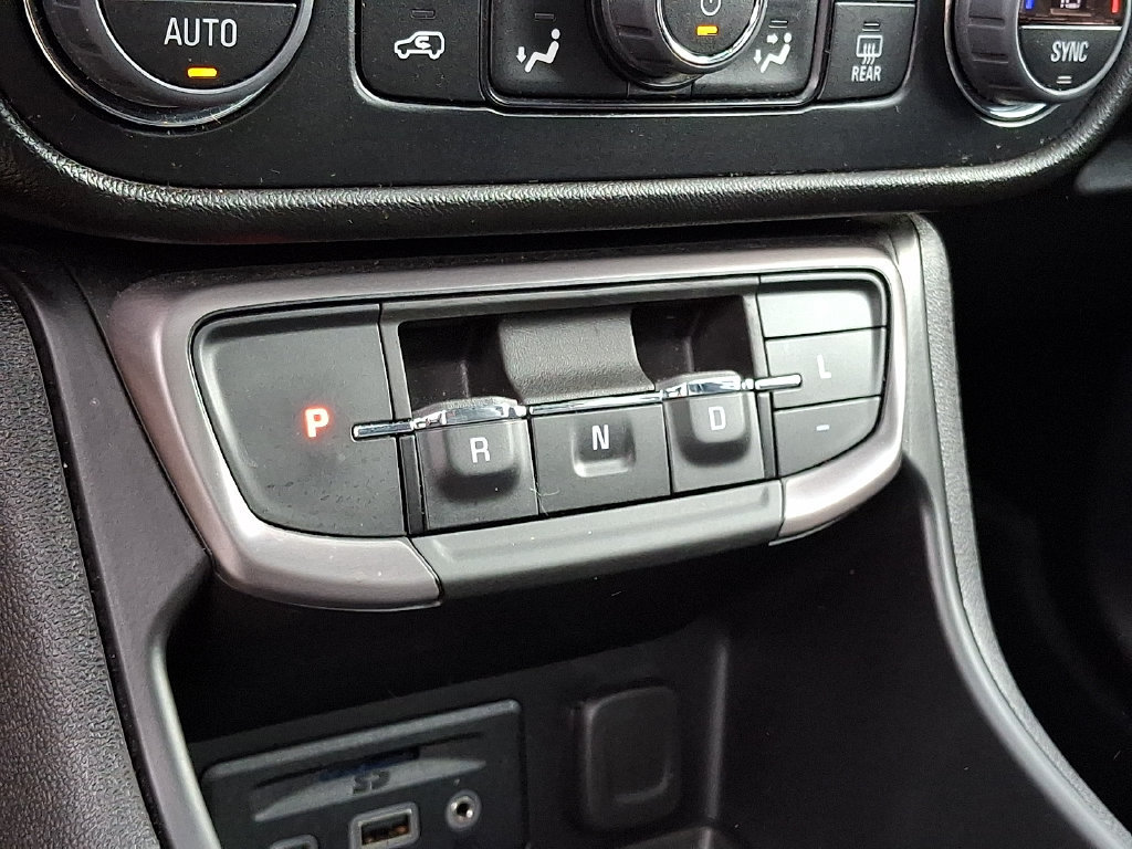 Used 2024 GMC Terrain AT4 AWD/4WD image 17
