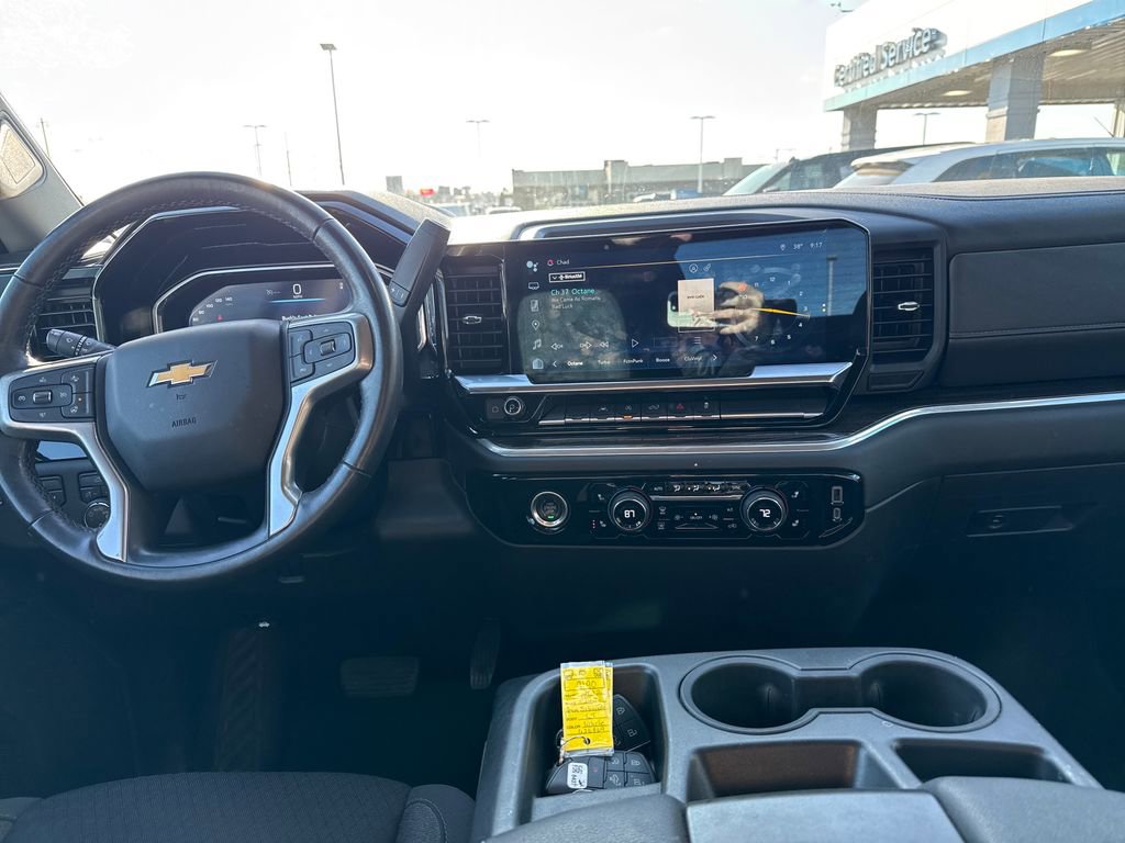 Used 2022 Chevrolet Silverado 1500 LT image 15