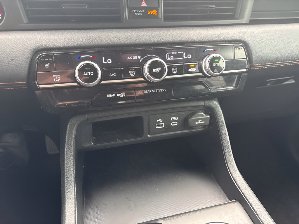 Used 2025 Honda Pilot Sport image 17