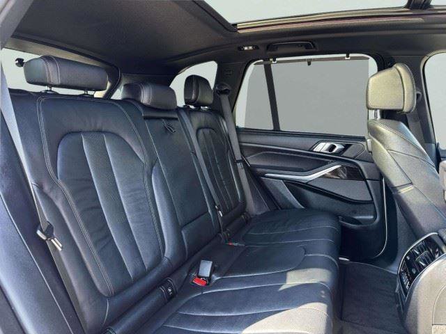 Used 2020 BMW X5 xDrive50i w/ Premium Package AWD/4WD image 49