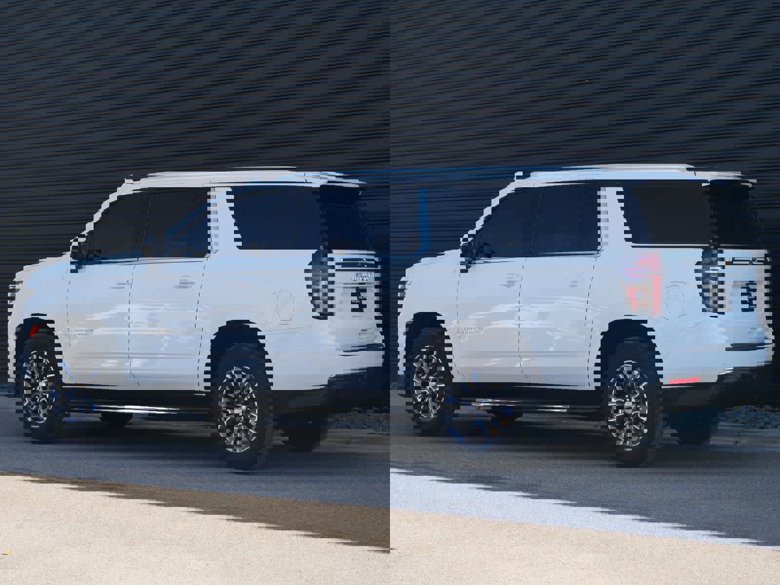 Used 2023 Chevrolet Suburban LS image 3