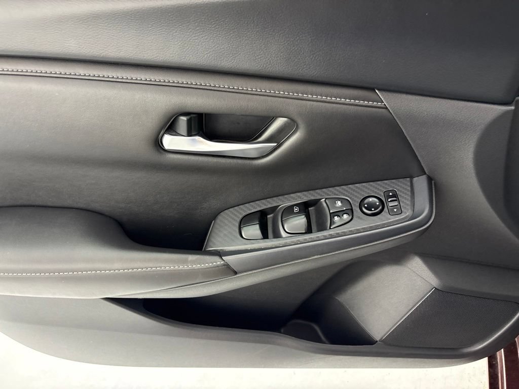 Used 2024 Nissan Sentra SV FWD image 23