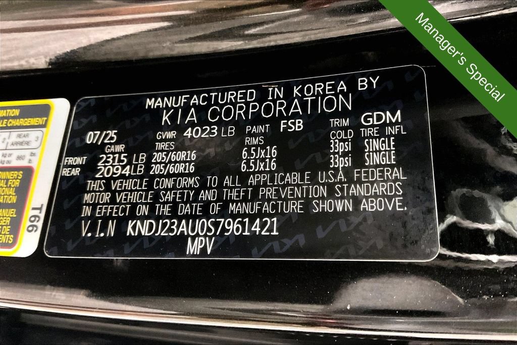 Used 2025 Kia Soul LX w/ LX Technology Package FWD image 40