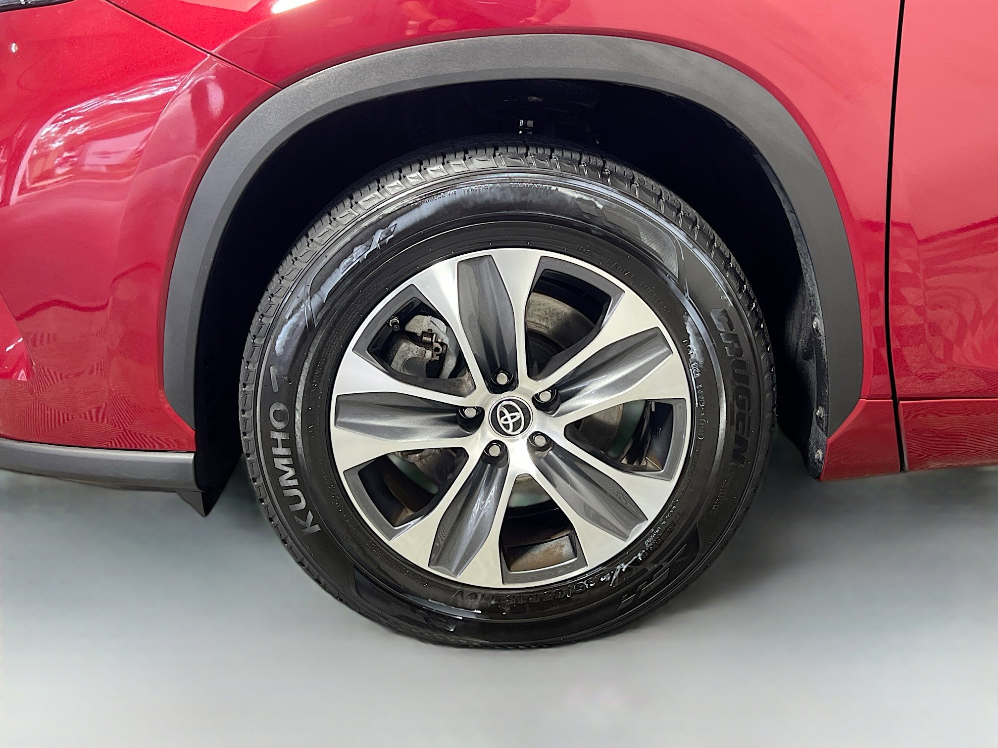 Used 2023 Toyota Highlander XLE image 13