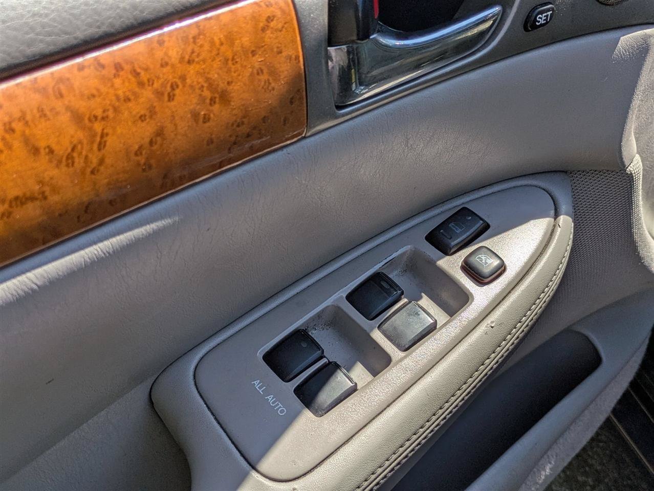 Used 2005 Lexus ES 330 FWD image 12