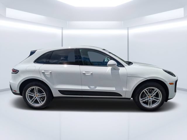 Used 2024 Porsche Macan AWD/4WD image 2
