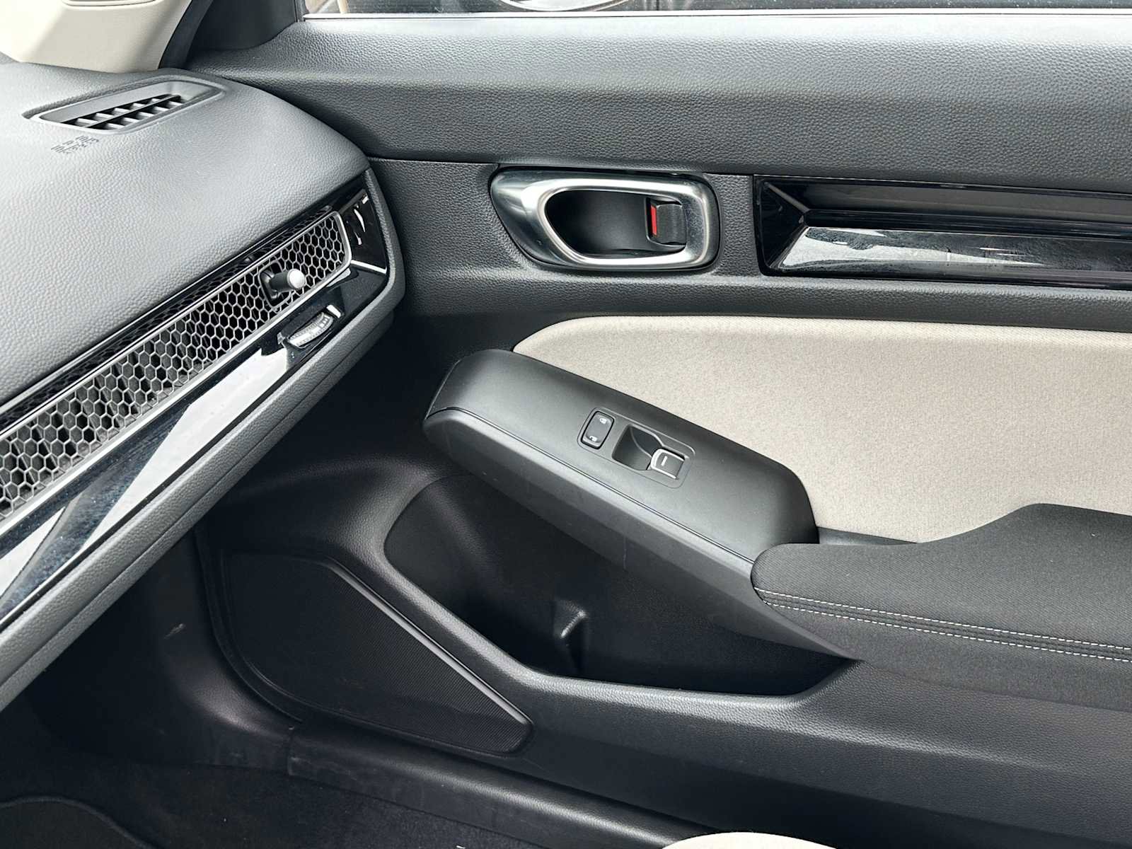 Used 2022 Honda Civic EX image 17