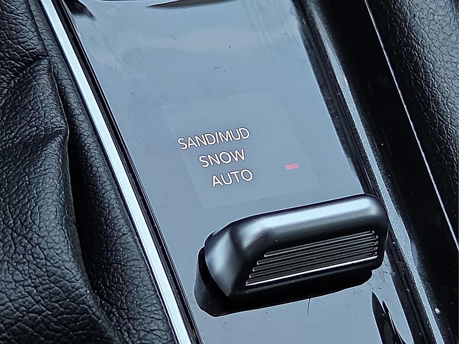 Used 2025 Jeep Compass Latitude AWD/4WD image 21