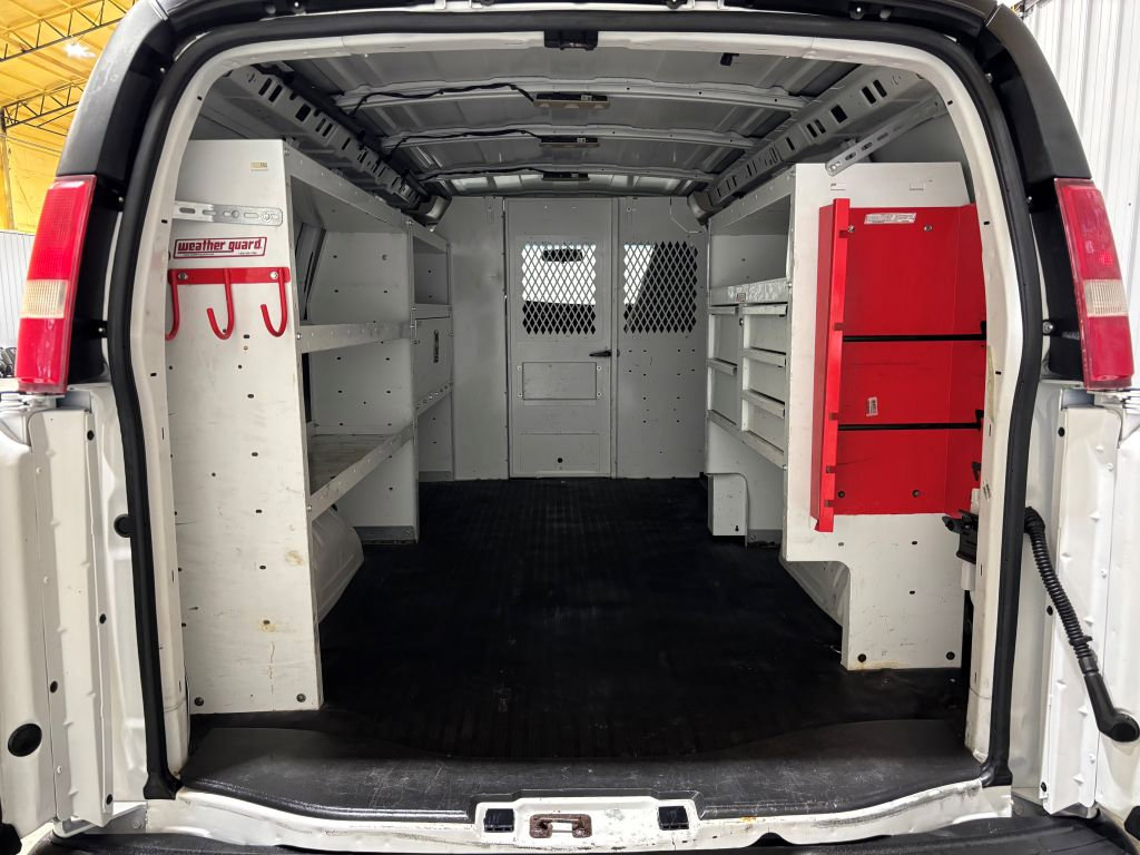 Used 2017 Chevrolet Express 2500 image 19