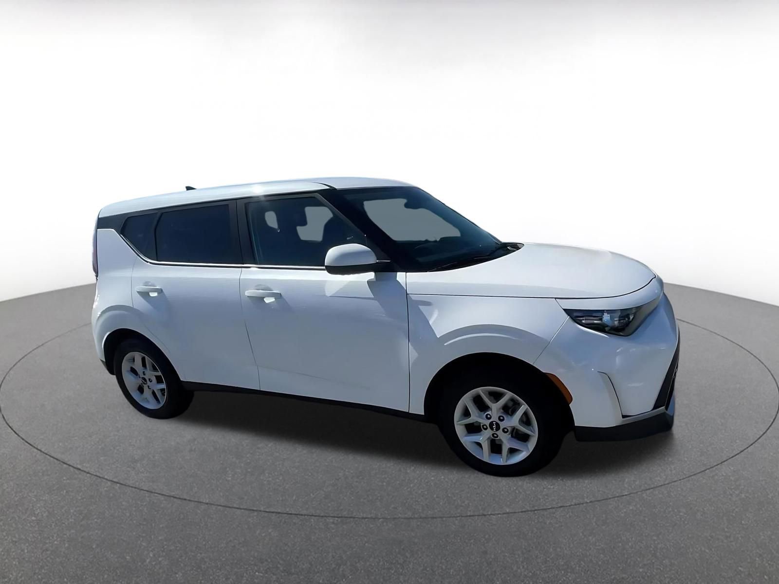 Used 2025 Nissan Altima 2.5 SV image 2