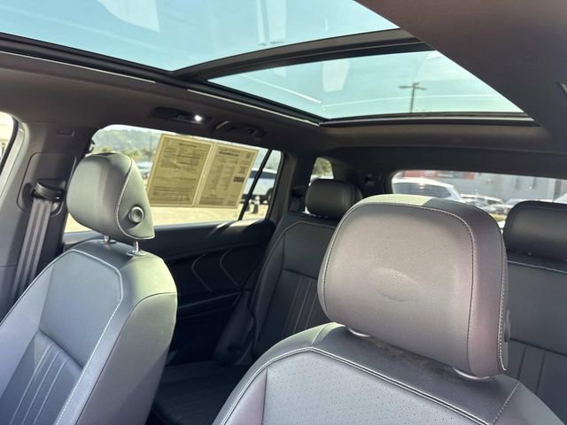 Used 2024 Volkswagen Tiguan SE R-Line image 23