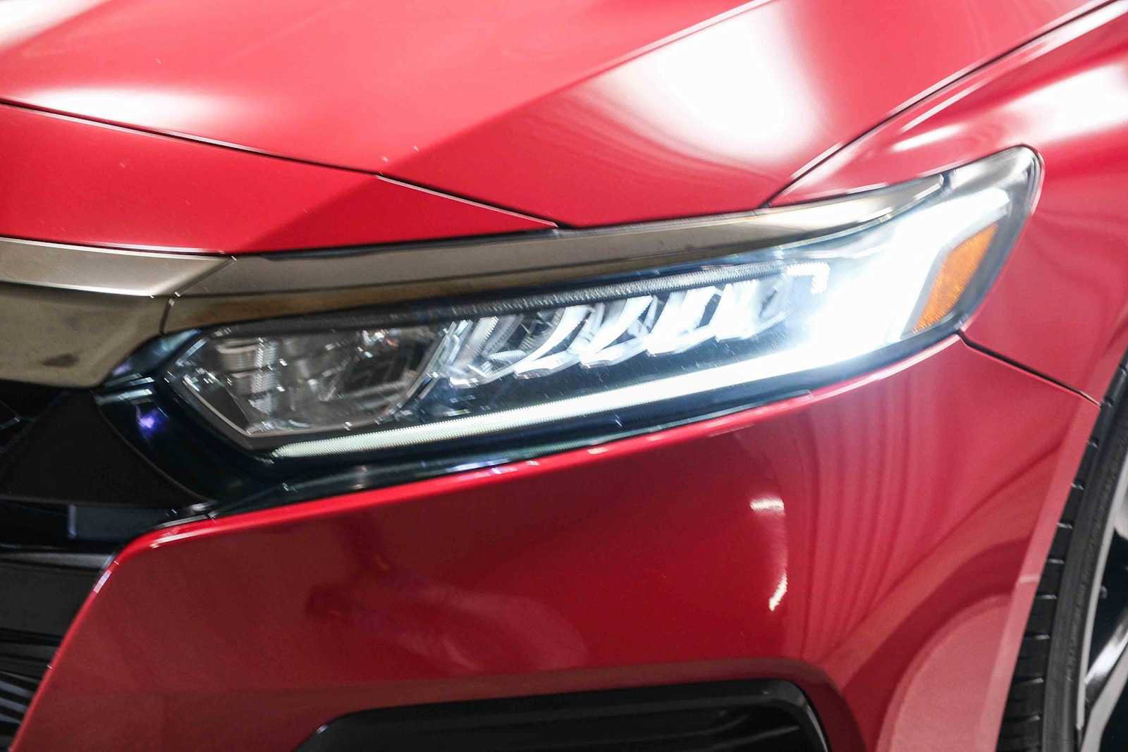 Used 2018 Honda Accord Sport image 12