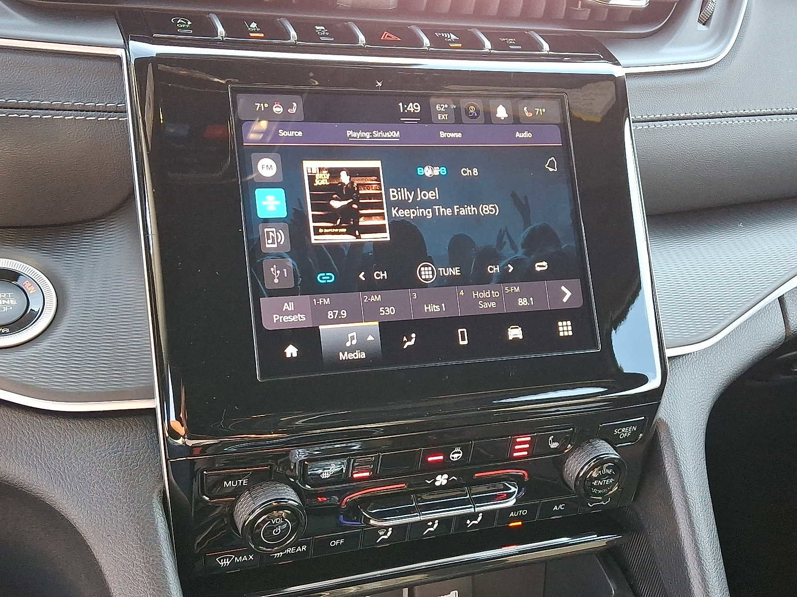 New 2025 Jeep Grand Cherokee L Laredo image 11