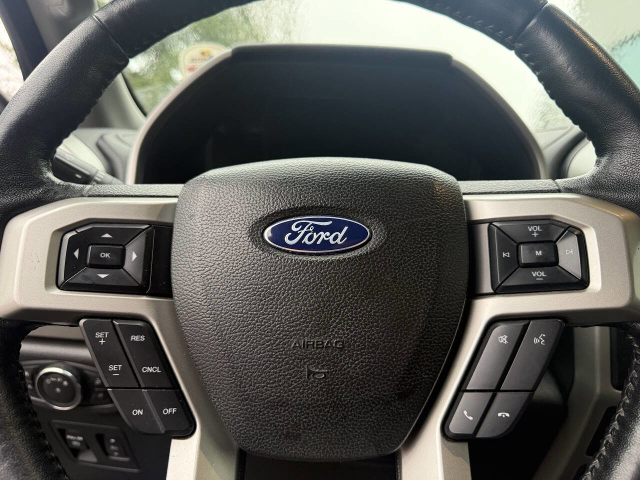 Used 2018 Ford F150 Lariat image 31