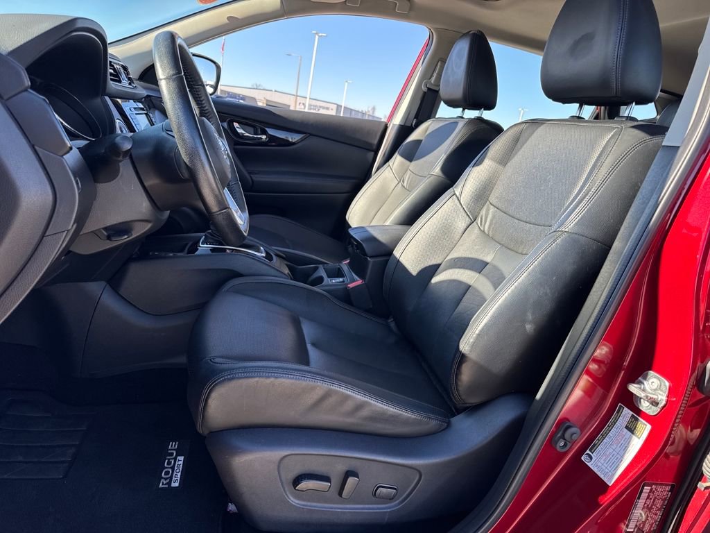 Used 2022 Nissan Rogue Sport SL w/ Premium Package image 19