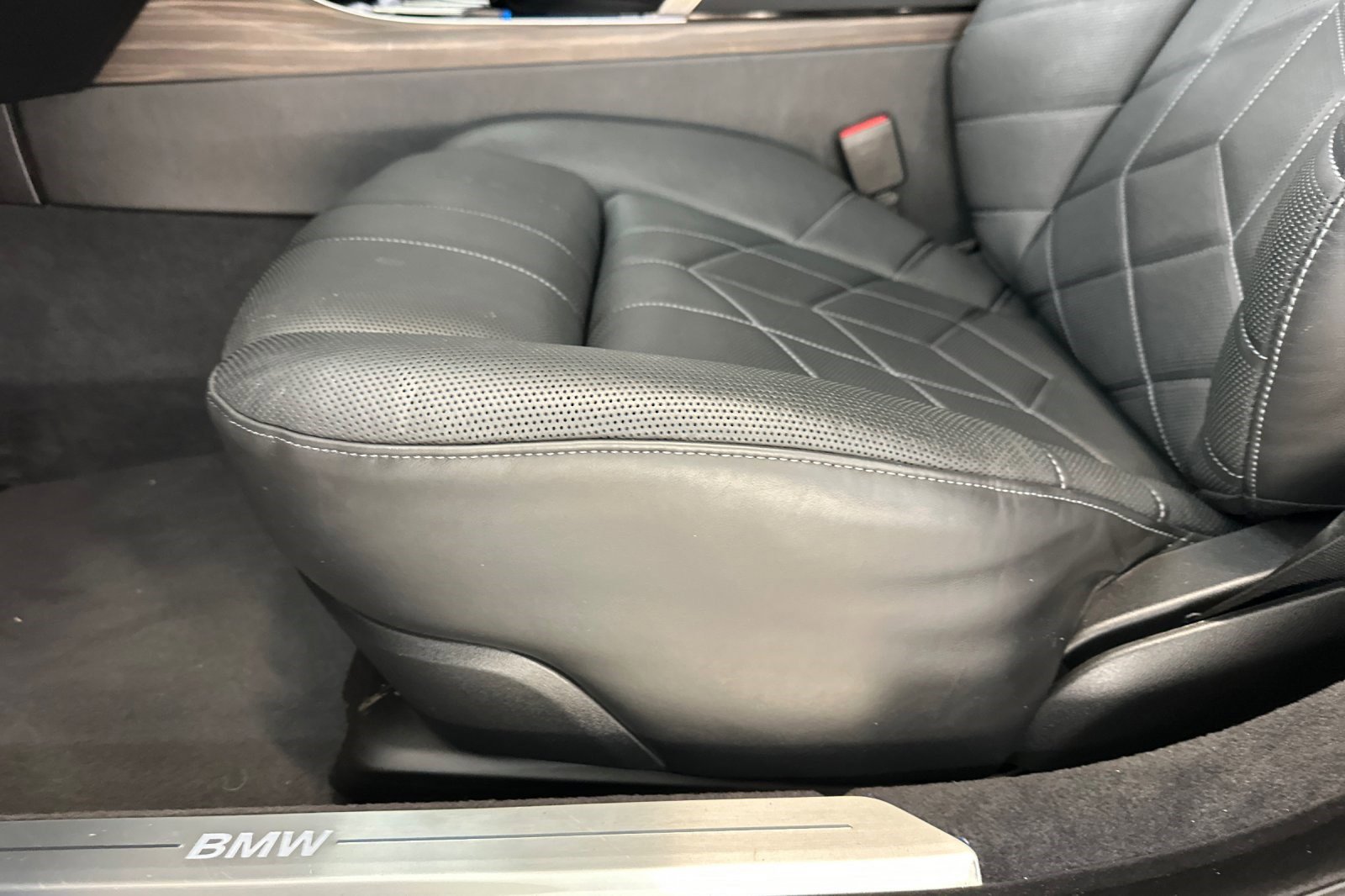 Certified 2024 BMW i7 xDrive60 AWD/4WD image 14