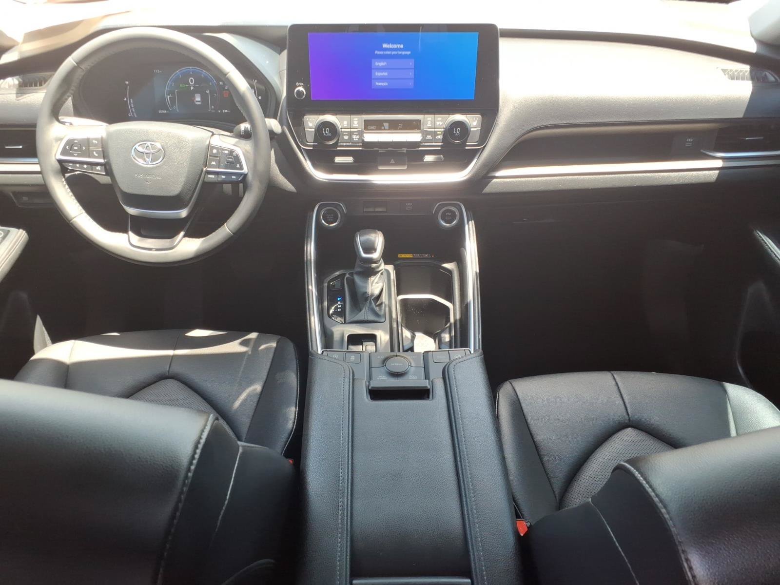 Certified 2024 Toyota Grand Highlander AWD image 12