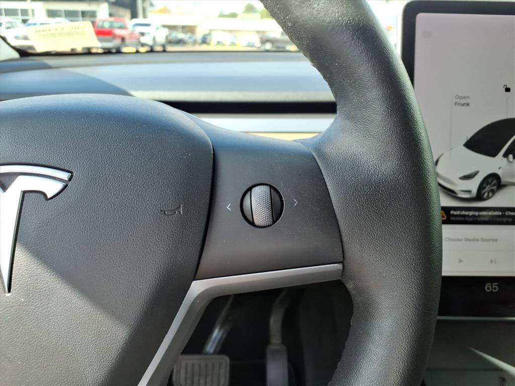 Used 2021 Tesla Model Y Long Range image 12