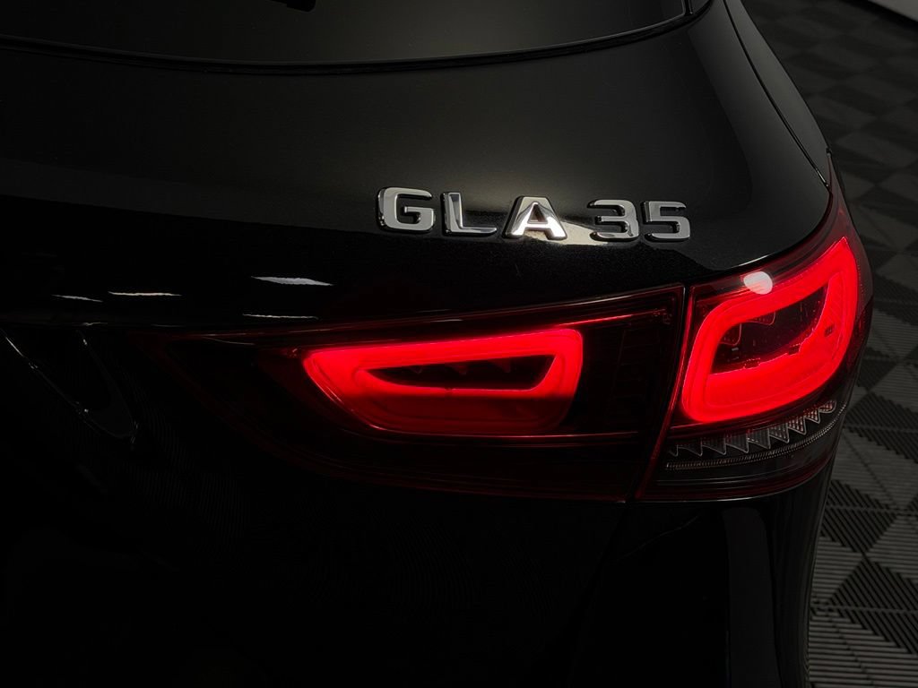 Used 2023 Mercedes-Benz GLA 35 AMG 4MATIC image 10