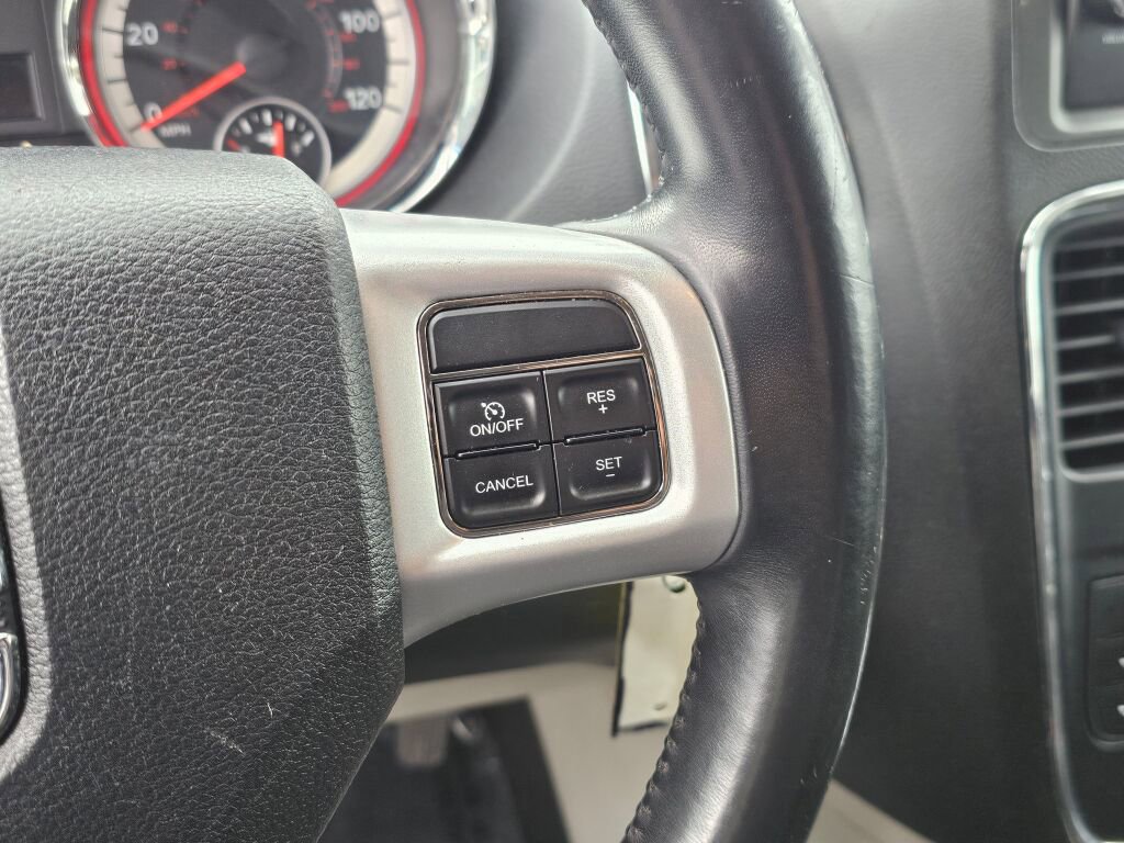 Used 2013 Dodge Grand Caravan SE FWD image 30