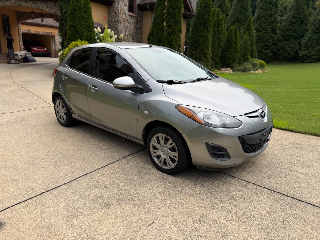 Used 2013 MAZDA MAZDA2 Sport FWD image 4